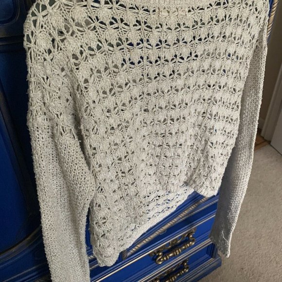 Hollister Crop Sweater Top XS Cream Gold Crochet - Picture 3 of 3